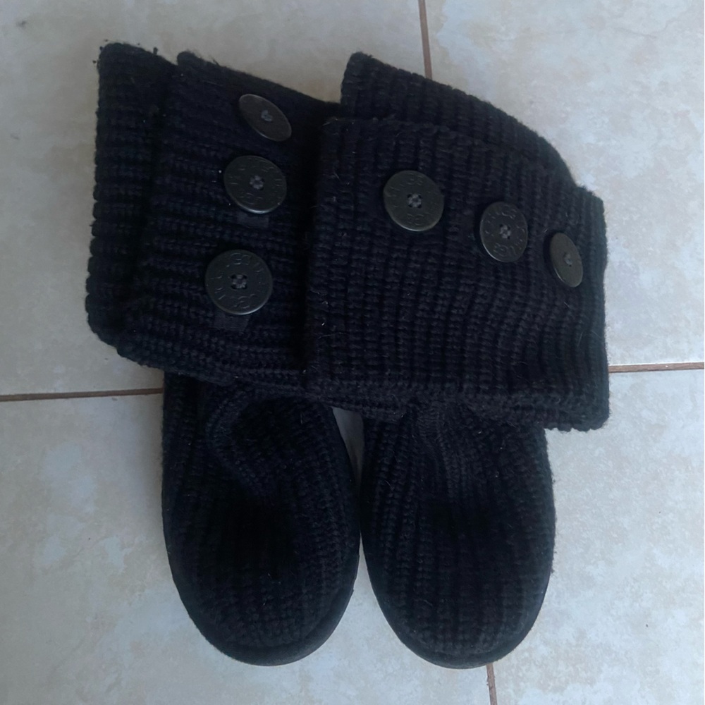 Ugg tall boots women size 7

Classic Cardy Boot